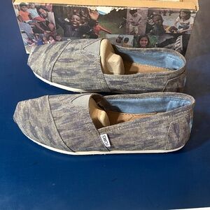TOMS Blue and Gray Patterned Slip-Ons